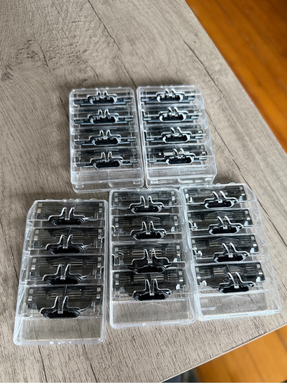 Gillette Mach3 Razor Blade Refills, Razor Cartridges, 20 сt - Picture 2 of 3